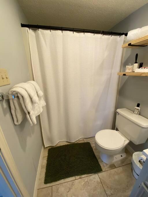 Luxury Greenhouse Studio Apartment Остин Екстериор снимка